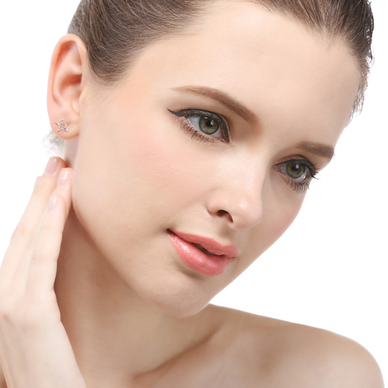 Japonés y coreano s925 pendientes de plata de las mujeres Luz de lujo estrella diamante pendientes estudiante joyería de moda de una pieza de entrega al por mayor