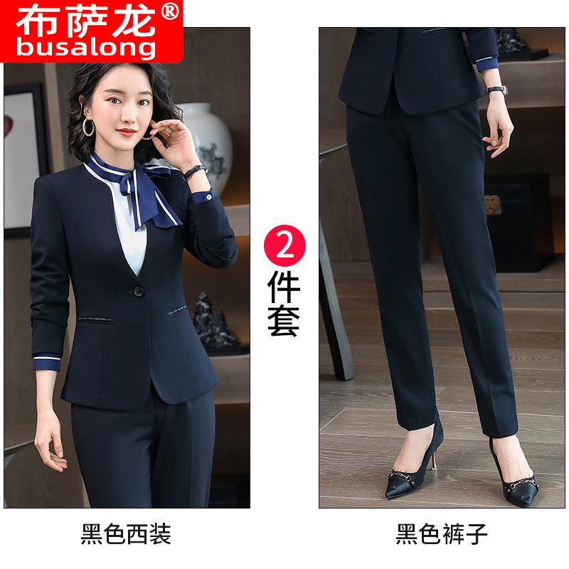 블랙 코트 + 블랙 팬츠