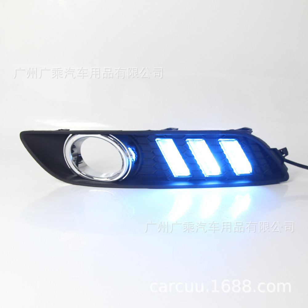 Aplicable corriente a la luz diurna de Nissan Xuanyi de 12 años modificada Xuanyi LED luz corriente diurna streamer de 3 colores