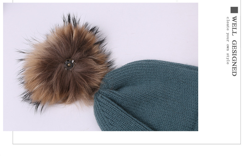 Women's Basic Simple Style Solid Color Pom Poms Eaveless Wool Cap display picture 1