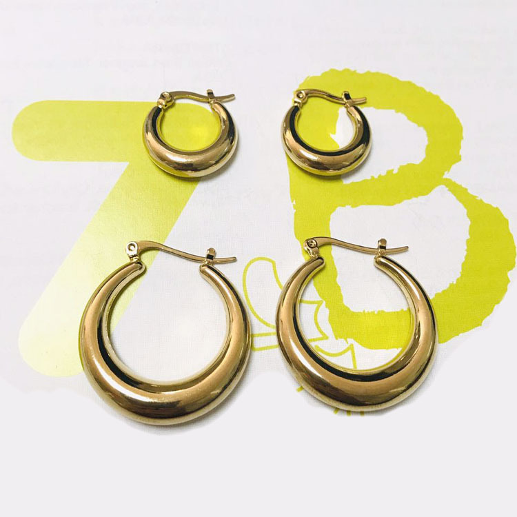 Fashion U Shape Stainless Steel Gold Plated Earrings 1 Pair display picture 5