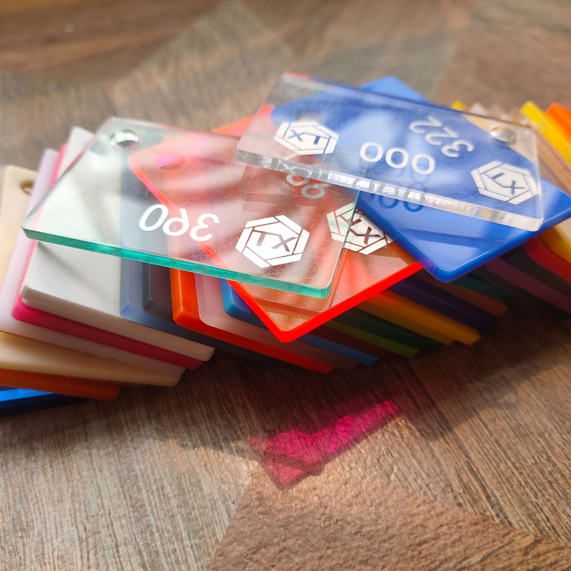 透明亚克力板彩色哑光有机玻璃加力胶板加工定做激光切割雕刻印刷