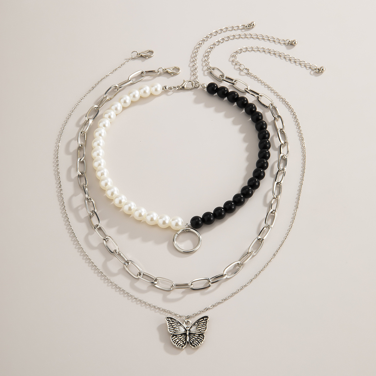 Fashion Simple Multi-layer Pearl Necklace Retro Butterfly Pendant Alloy Necklace Wholesale Nihaojewelry display picture 8