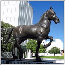 大型奔马室外景观雕塑 铸造站立俊马铜雕 厂家供应大型飞马雕塑