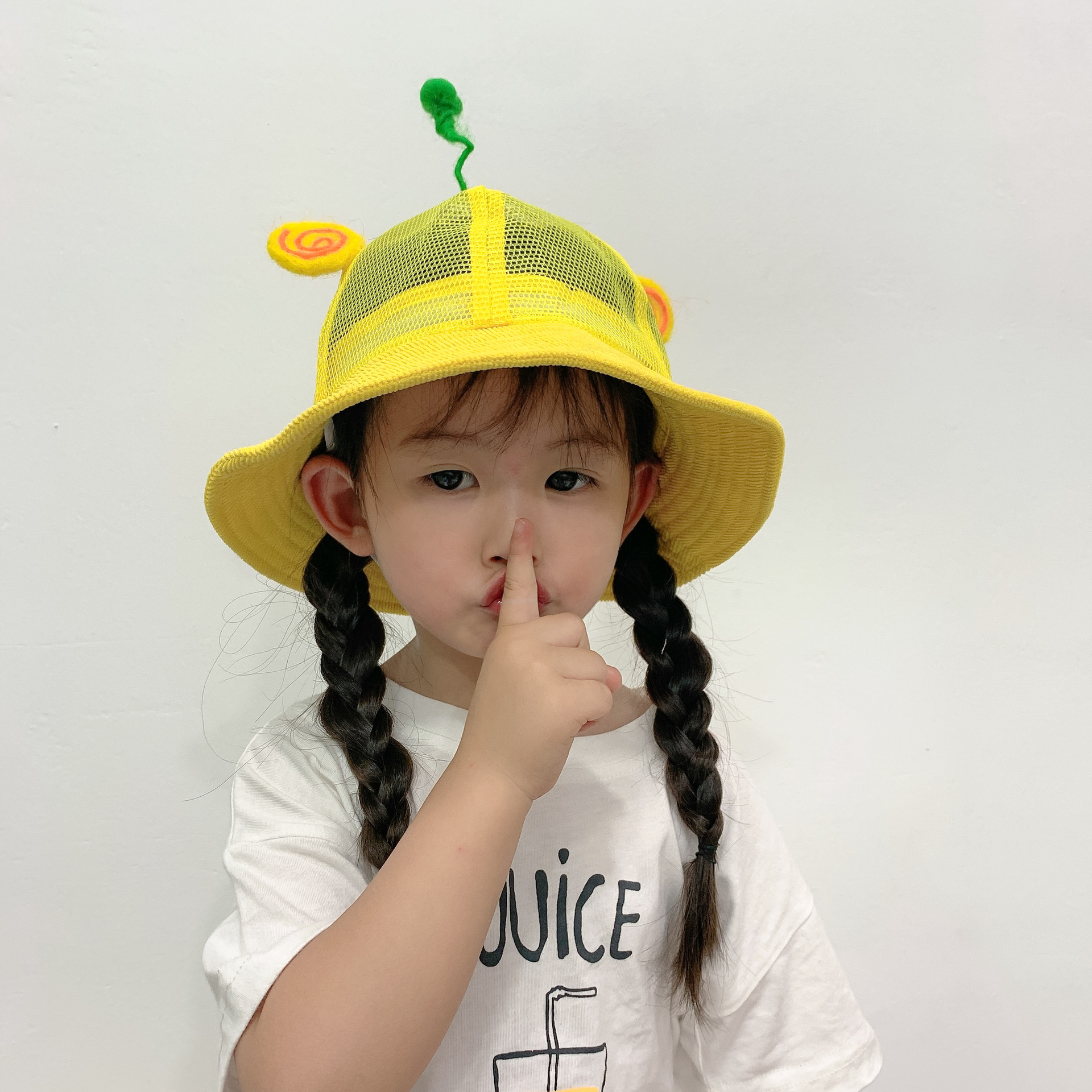 Summer Mesh Children's Hats Custom Hats Small Yellow Hats Sunscreen Parent-child Basin Hats display picture 1