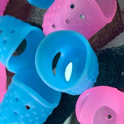 Thickened guitar left hand for beginners, guitar anti-pain finger cot, finger cot, guitar string finger protector