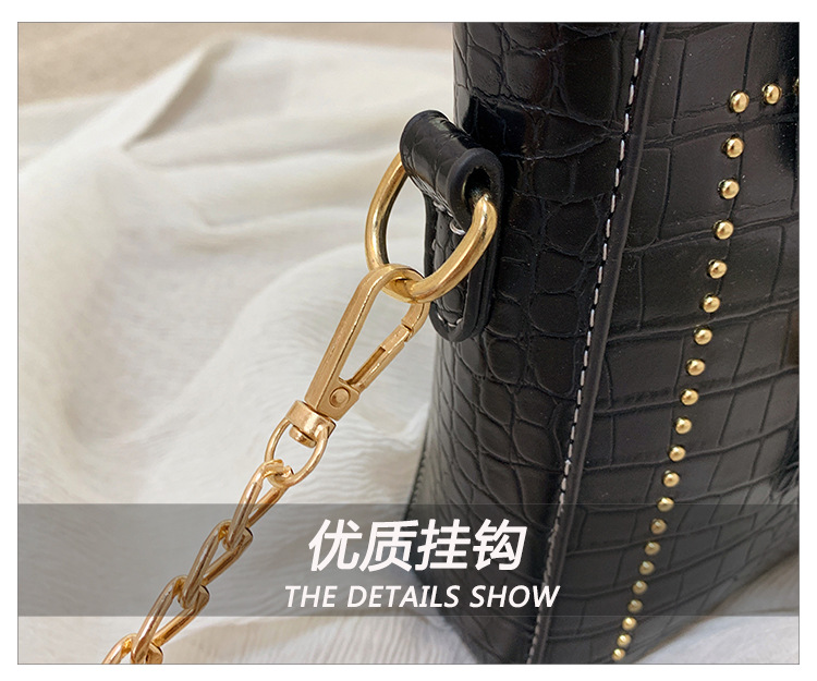 New Trendy Wild One-shoulder Messenger Chain Crocodile Pattern Mobile Phone Bag display picture 41