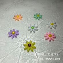 厂家定做新款diy配件彩色小花18mm树脂花PVC