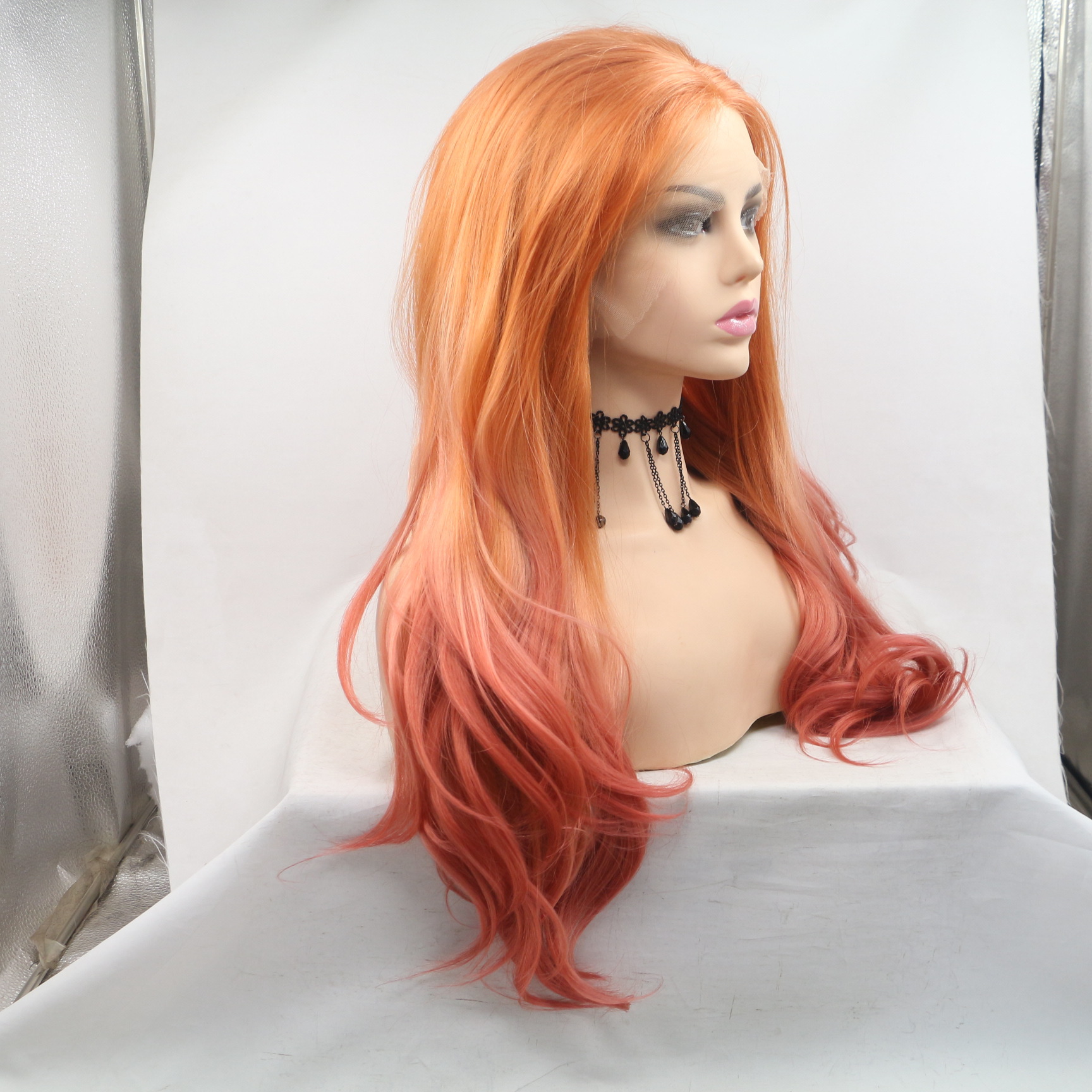 Comercio exterior Europa y América moda fibra química pelucas dorada naranja largo recto cabello de seda de alta temperatura cubierta de cabeza mayorista