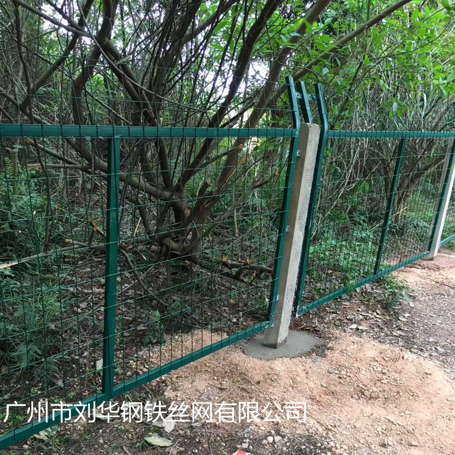 高速公路围栏网片 框架式防攀爬焊接网片 双边框架式护栏网 批发
