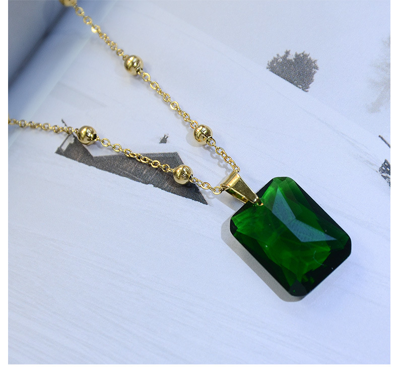 Retro Light Luxury All-match Peacock Emerald Gem Pendant Minimalist Titanium Steel Necklace display picture 4