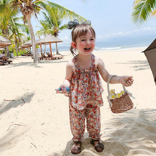 Girls suit flower suspender top and nine-point pants 24 summer clothes new foreign trade children's clothing drop shipping 3-8 years old