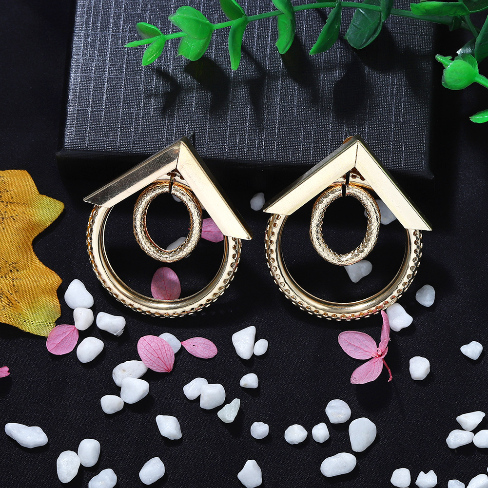 Creative Geometric Irregular Earrings Simple Holiday Style Fashion Wild Atmosphere Earrings House Design Wholesale Nihaojewelry display picture 7