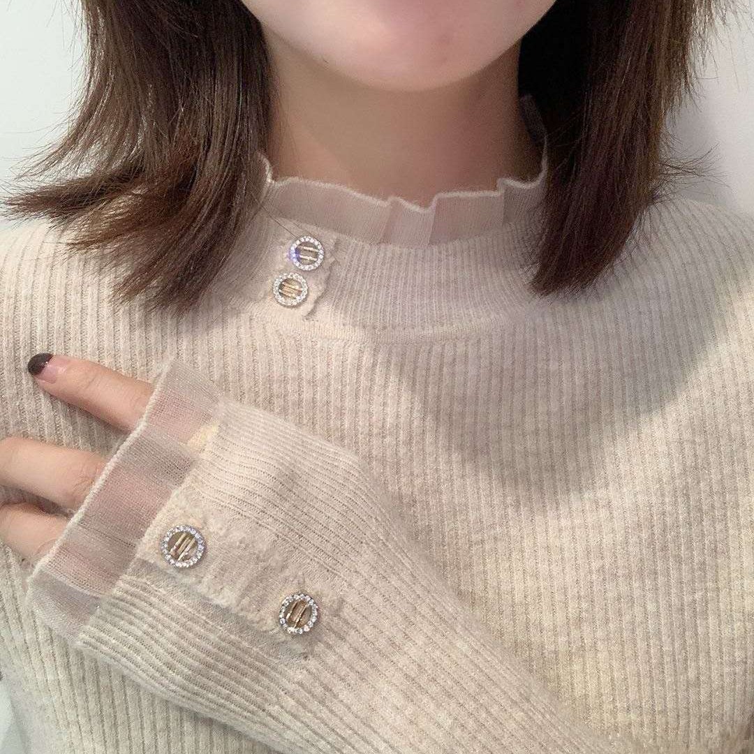 打底衫女秋冬新款时尚蕾丝花边拼接修身纽扣内搭毛衣加厚针织衫潮