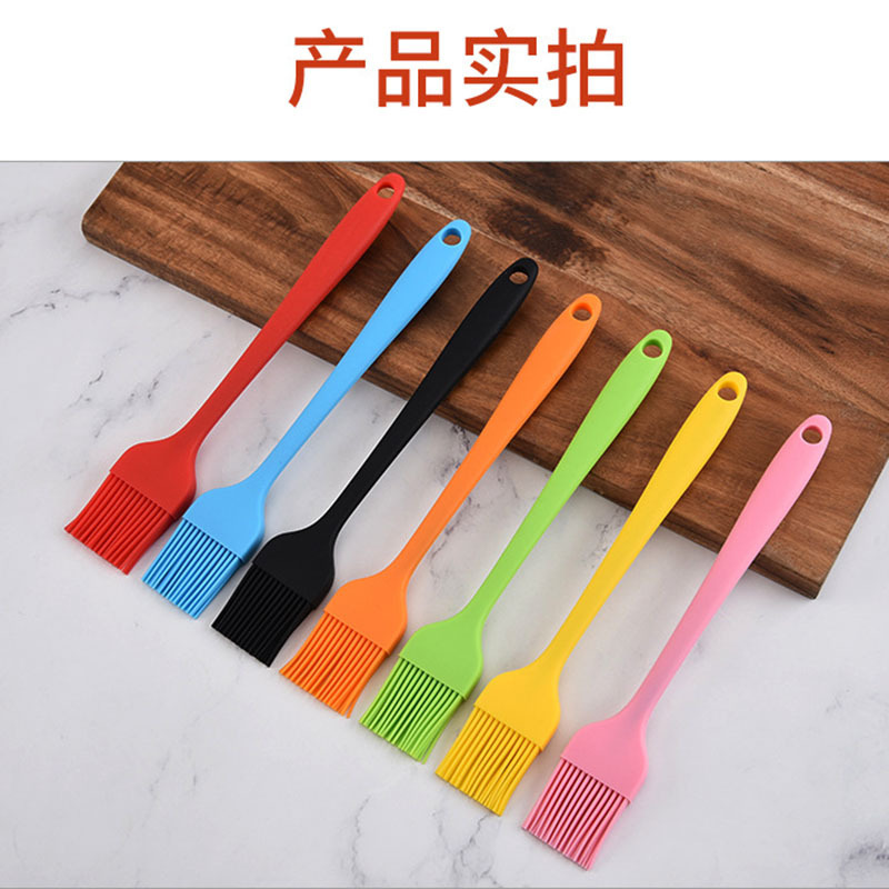 Small silicone cream brush