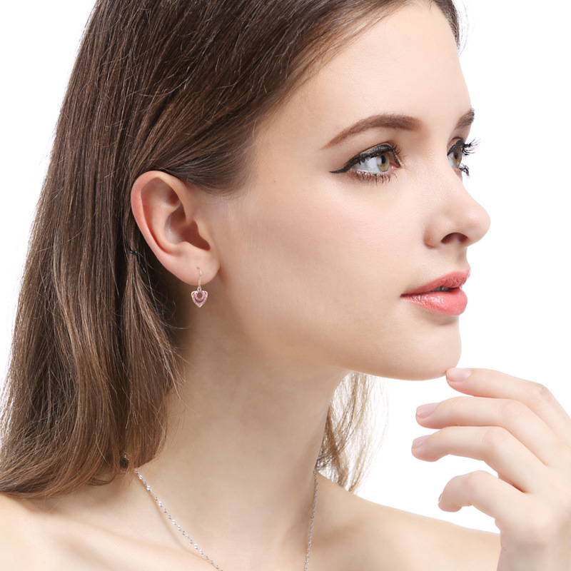 Corea del Sur Dongdaemun s925 pendientes de plata ins estilo de moda de lujo ligero pendientes en forma de corazón de las mujeres elegantes joyas de diamantes incrustados