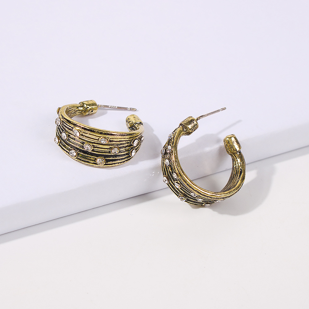 Simple Retro C-shaped Imitation Diamond Earrings display picture 3