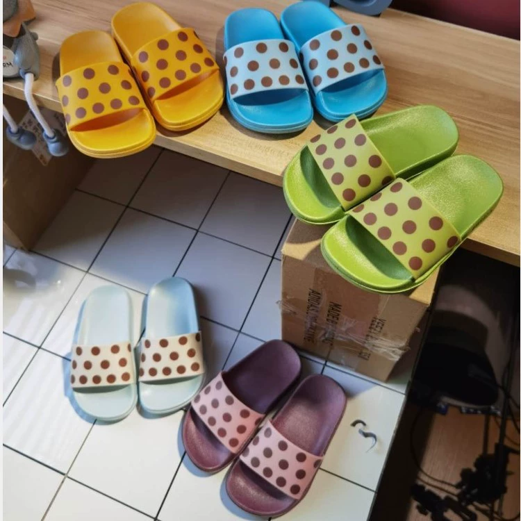 2022 новые детские тапочки летние милые детские сандалии с мягким дном домашняя ванная комната Банные Тапочки для мальчиков и девочек