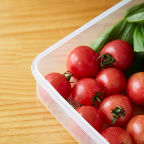 Plastic crisper rectangular food storage box seafood vegetable drain storage refrigerator crisper manufacturer direct sale
