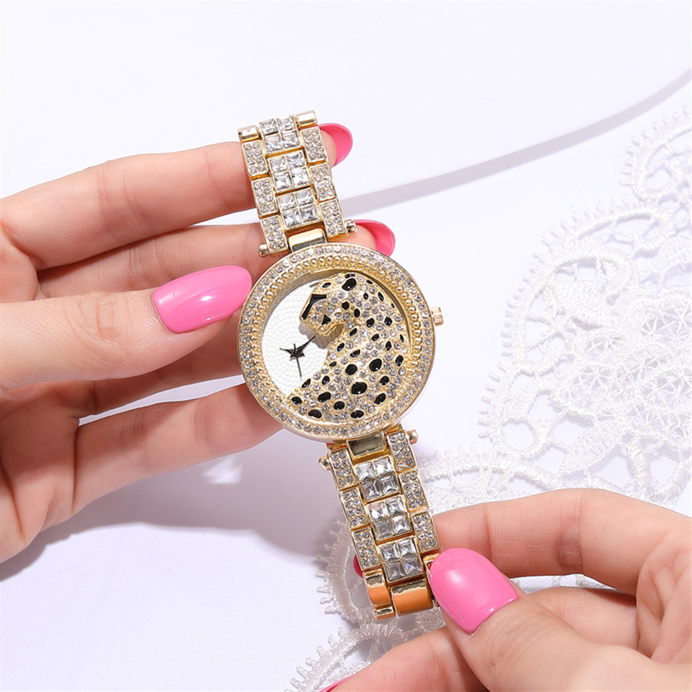 Montre De Mode Pour Femme En Acier Et Diamant display picture 5