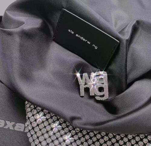 European and American king Wang rhinestone brooch anti-exposure cartoon brooch scarf button corsage retro pin Korean accessories