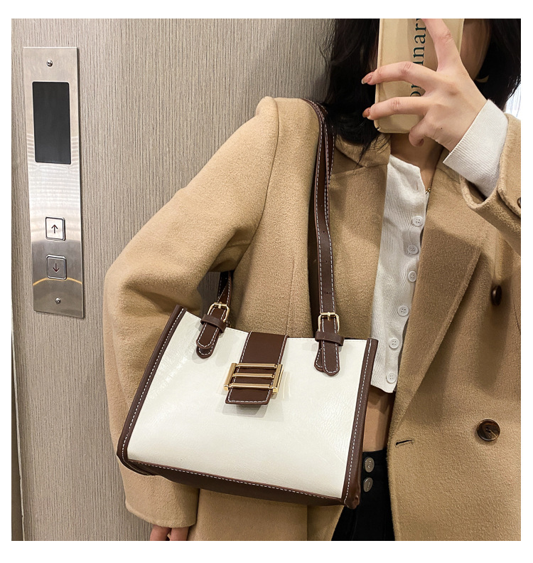 Autumn Small Square Retro Fashion One-shoulder Messenger Bag display picture 1