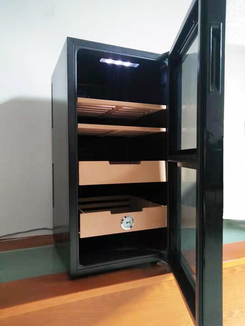 FUENTE fabricante de temperatura constante hidratante gabinete de cigarro semiconductor refrigerado por aire sola temperatura tabaco y vino Vitrina refrigerada pequeño gabinete de cigarro