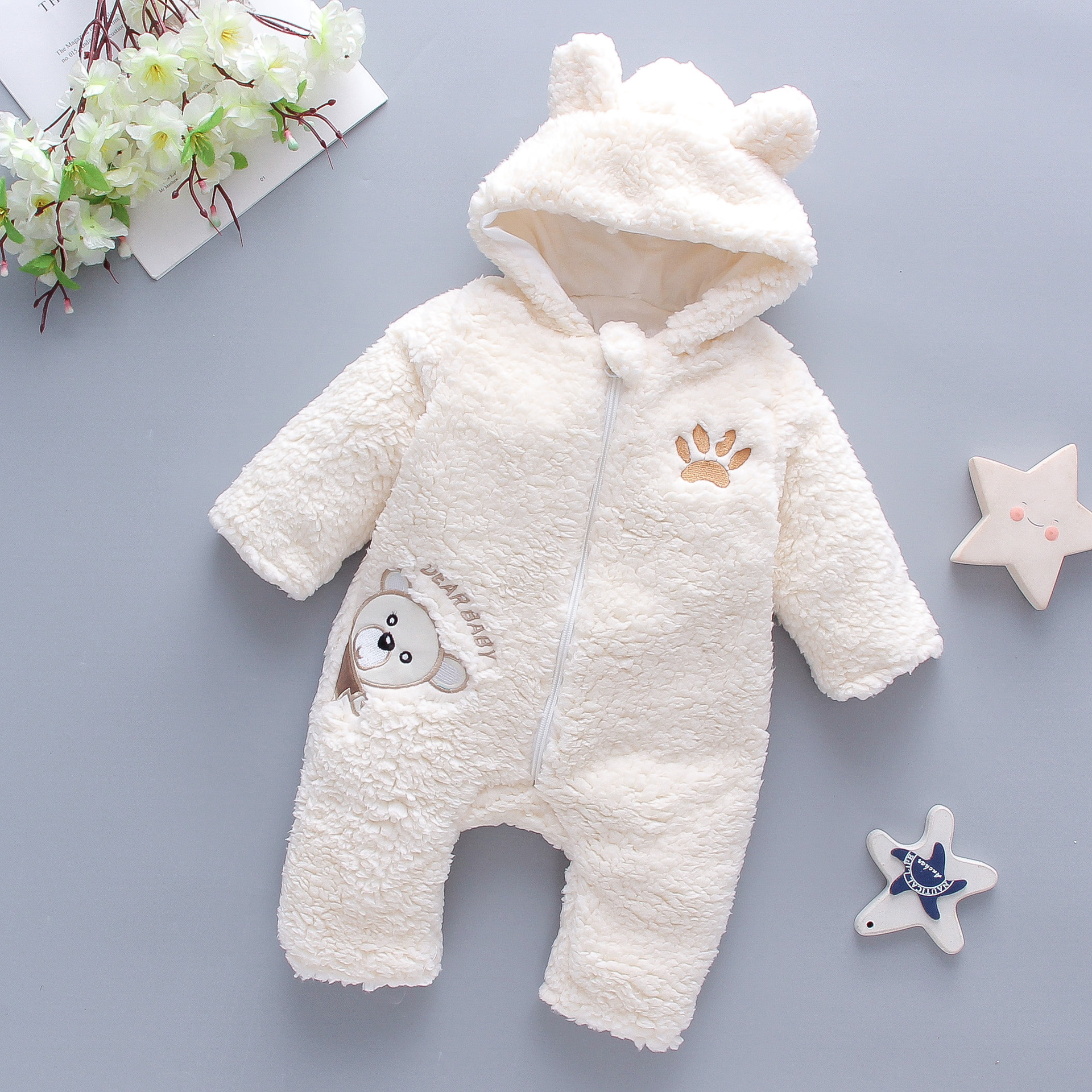 Baby and toddler jumpsuit winter 2024 children's clothing new lamb fur cartoon teddy bear embroidery thick hooded_voghion.com