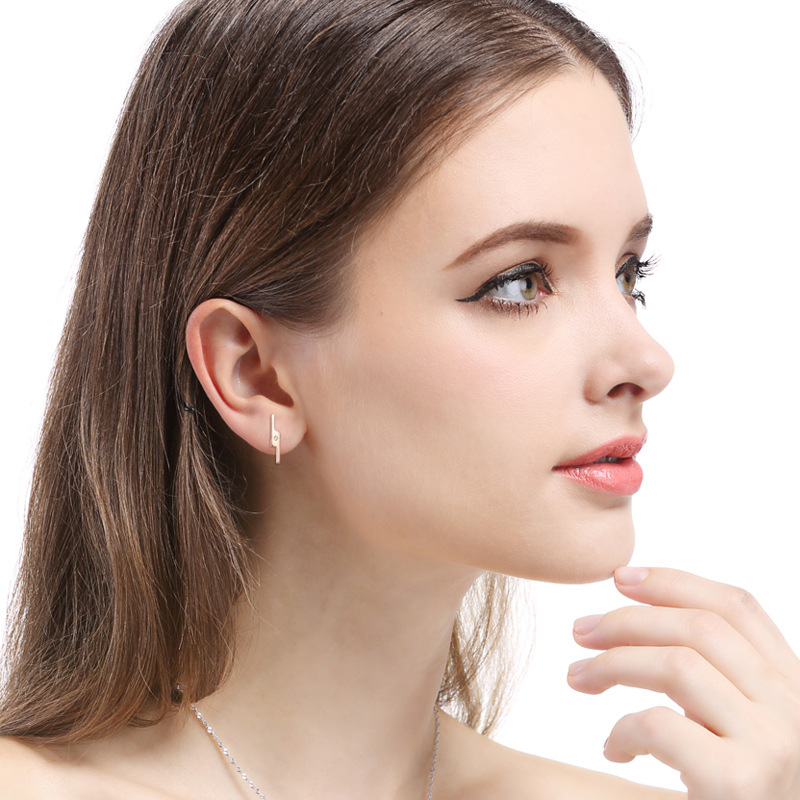 Chapado en oro rosa relámpago s925 pendientes de plata elegante moda viajero Cuello Blanco OL pendientes femeninos fuente fábrica al por mayor