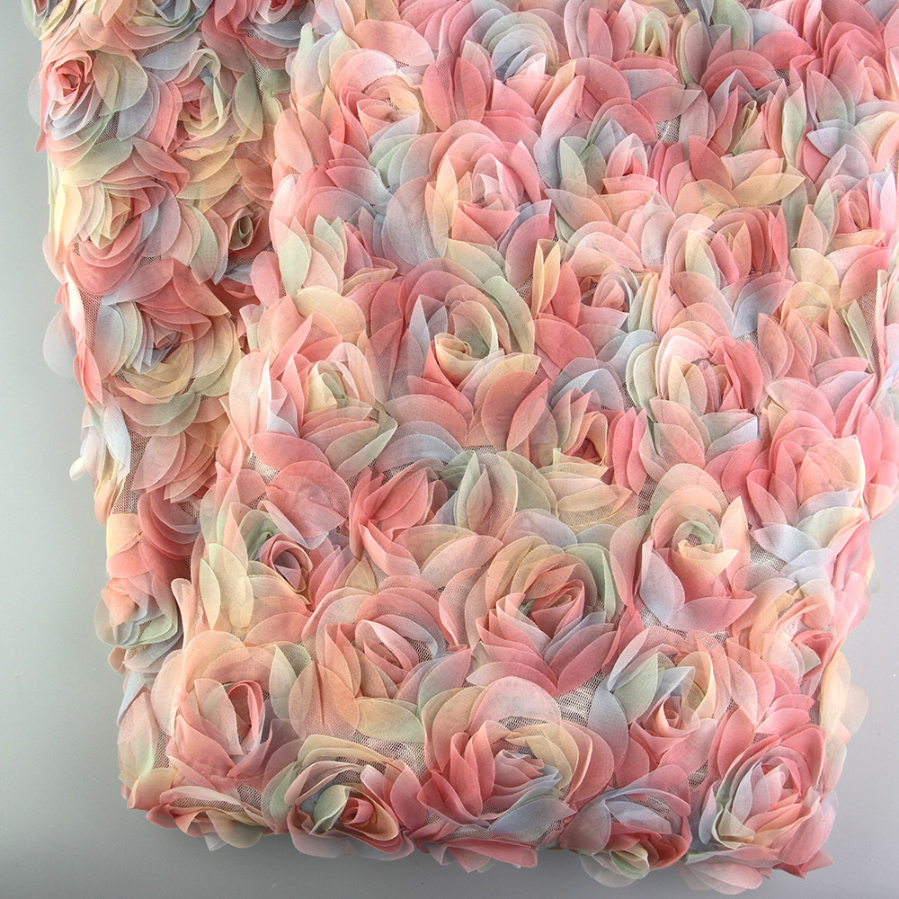 彩虹印花盘带绣纱裙网布 童装时装高档绣花布料 新款盘带花