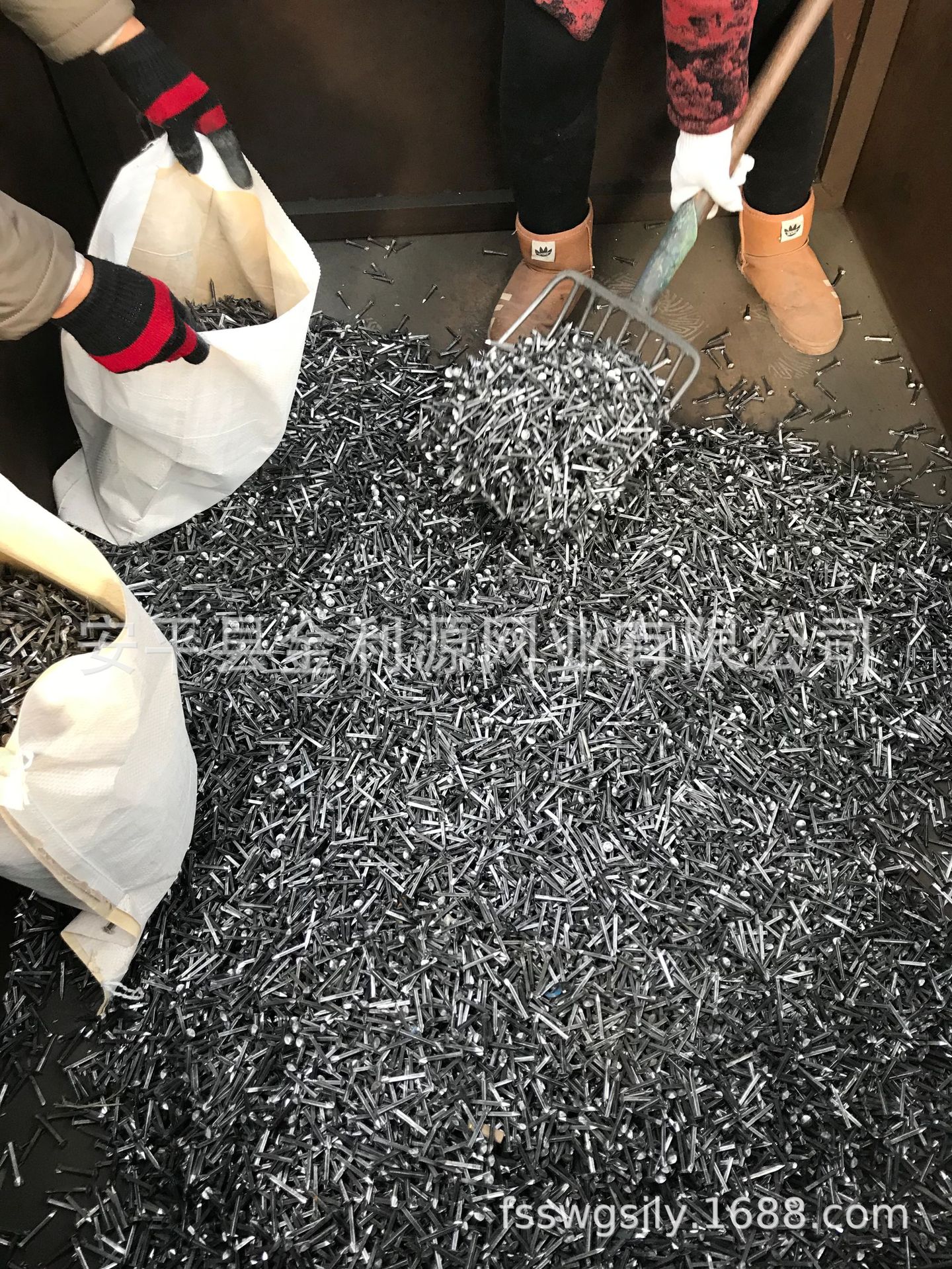 工厂专业生产方钉塔帽剑杆四方船钉伞帽方杆钉镀锌本色方铁钉40*4-阿里巴巴