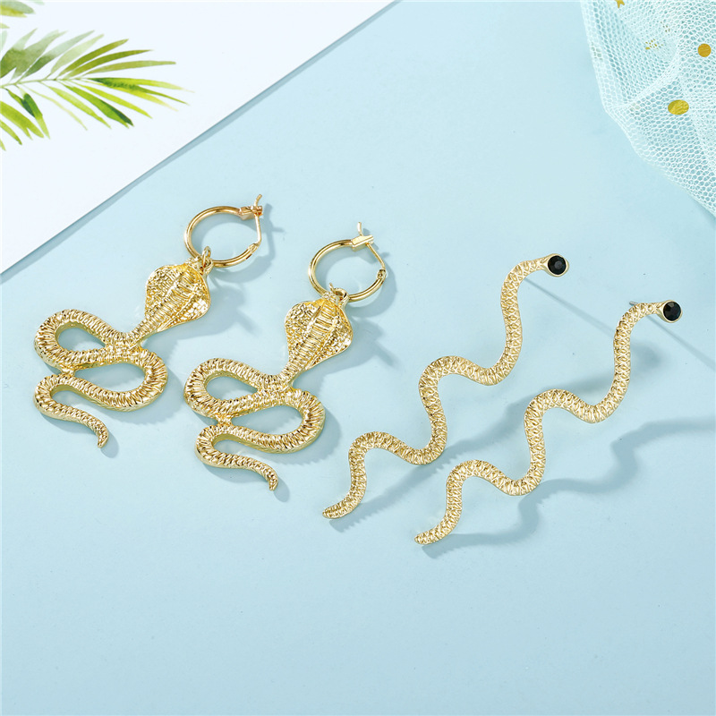 Retro Snake Earrings Korea Earrings Ancient Silver Cobra Earrings Alloy Earrings display picture 5