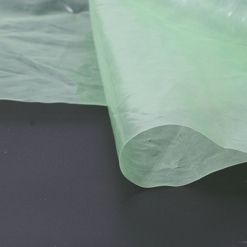 Venta al por mayor manzana verde coche a prueba de lluvia película de plástico a prueba de lluvia transparente a prueba de viento película hogar tela a prueba de lluvia