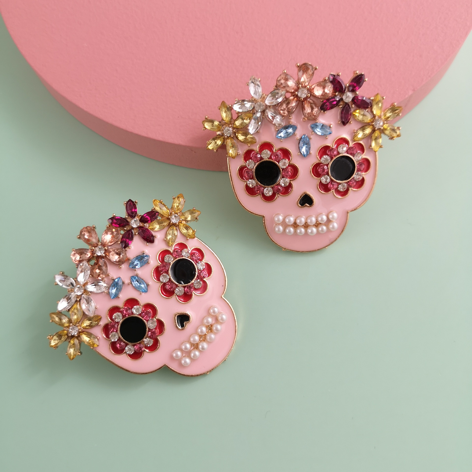 Fashion Skull Diamond Alloy Artificial Gemstones Earrings Ear Studs display picture 6