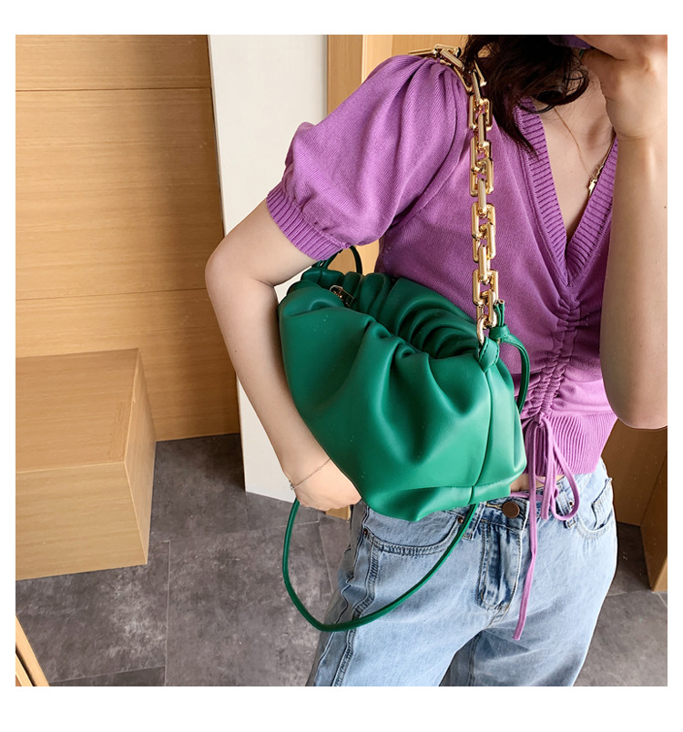 Popular Women's Summer New Fashion One Shoulder Underarm Cloud Messenger Bag Wholesale display picture 11