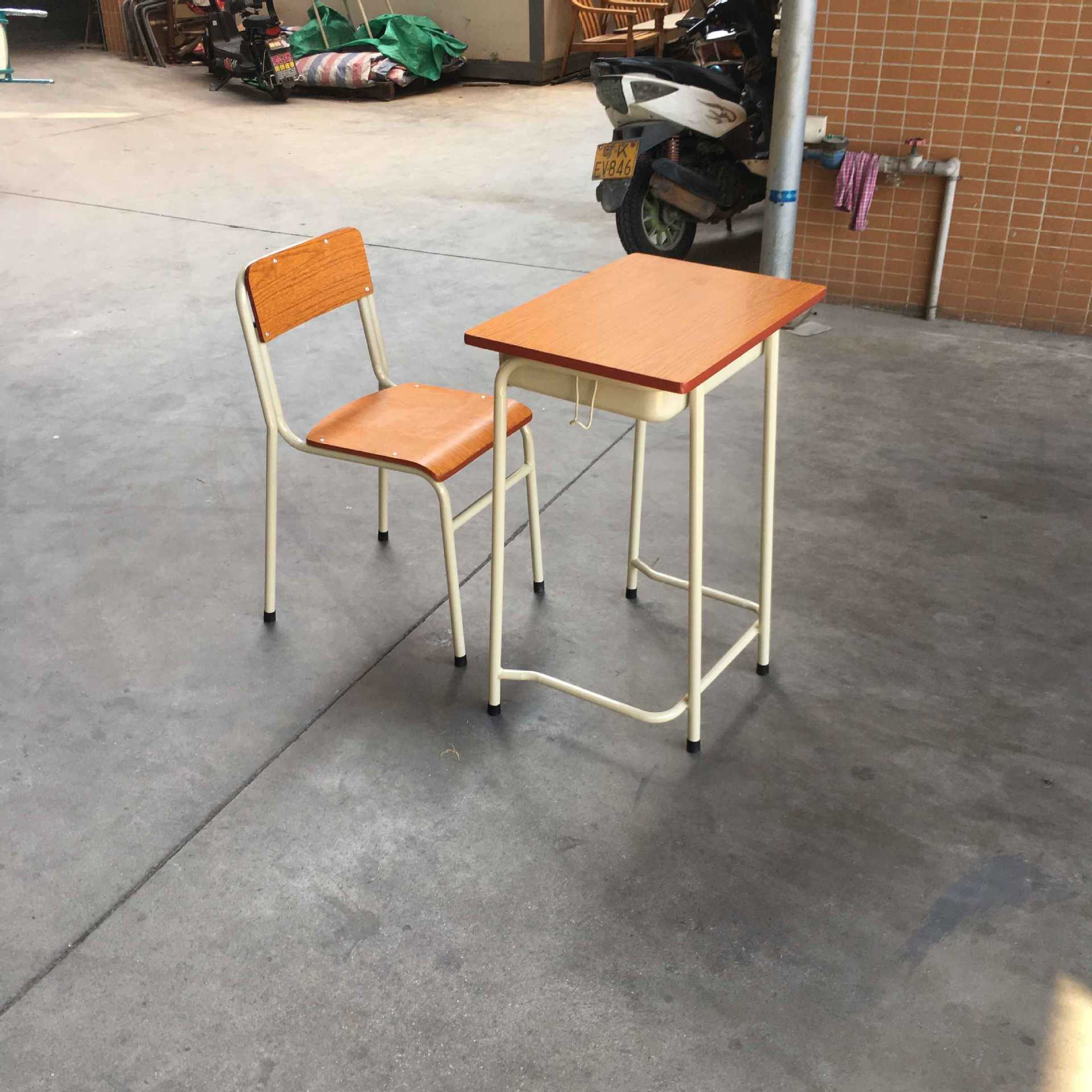 批发出口中小学生培训双人课桌椅套装辅导班写字桌学校课室读书桌-阿里巴巴