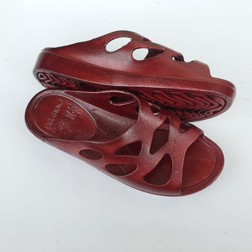 Summer Slippers for Women, Middle-Aged and Elderly, Soft Sole, Non-Slip Home Red Classic Oil Slippers, Street Vendor Style, Wholesale Oil Shoes