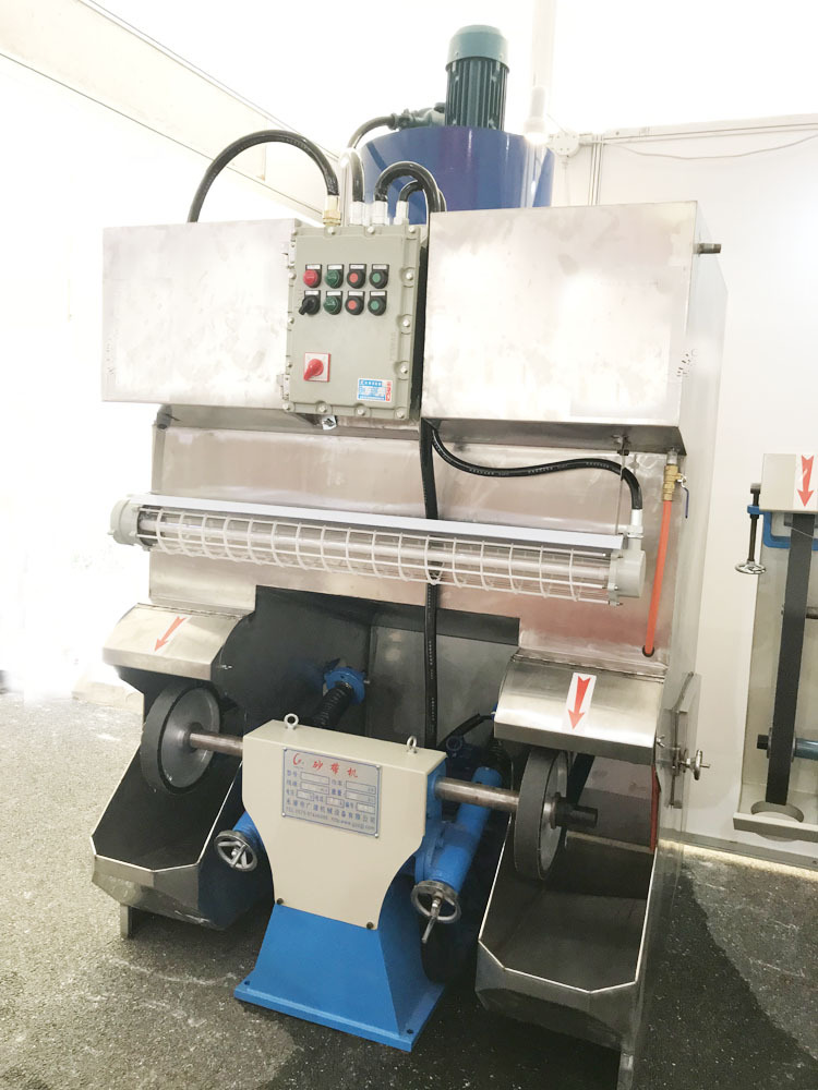 五金件抛光打磨除尘一体机 2100*50喷淋水洗去粉尘环保湿式砂带机|ru