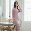 One line collar， slim fit， bubble sleeve， thin and buttock bottom dress
