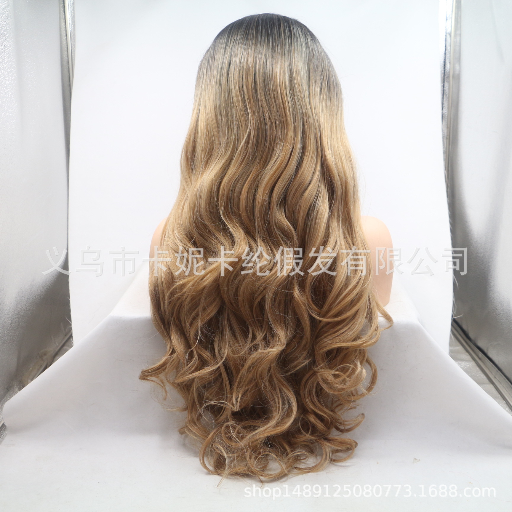 Europa y los Estados Unidos de moda parcialmente larga fibra química pelucas de cabello para mujeres al por mayor de encaje al por mayor