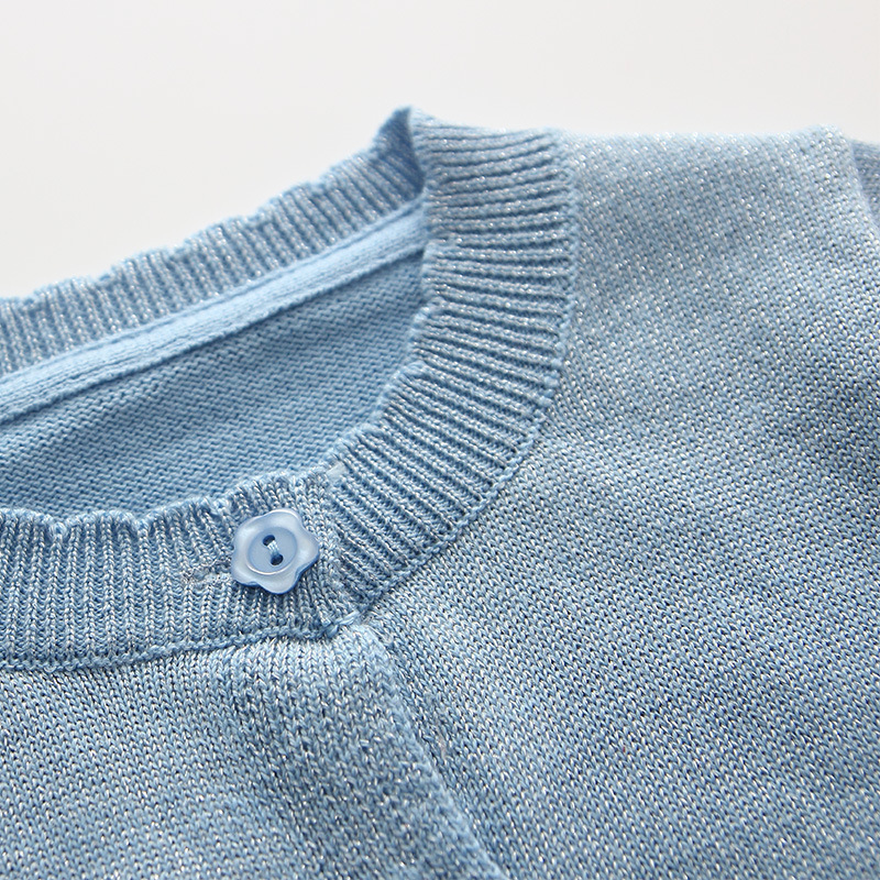 Verano nuevo estilo coreano de los niños oro y plata línea color sólido fino protector solar aire acondicionado camisa niñas punto cardigan al por mayor