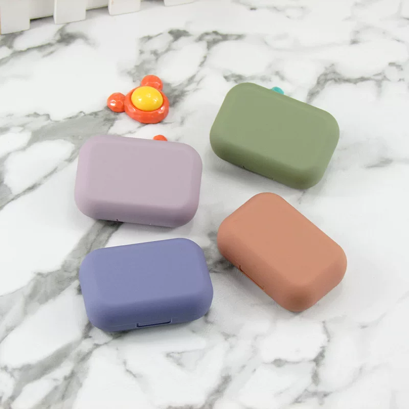 Invisible glasses, glossy box, simple and elegant design