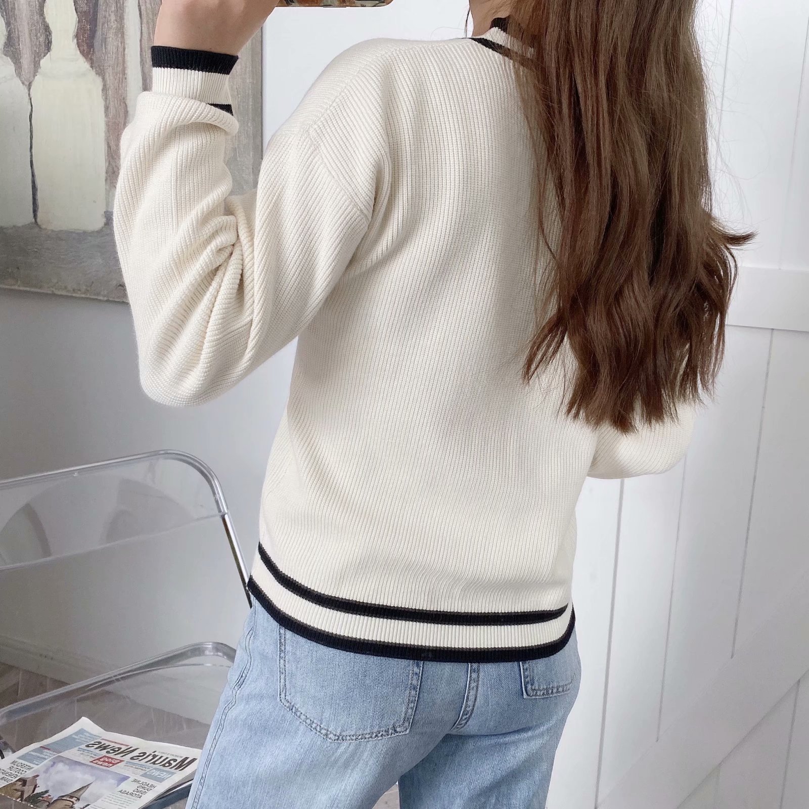 wholesale autumn new style loose V-neck contrast sweater NSAM5460