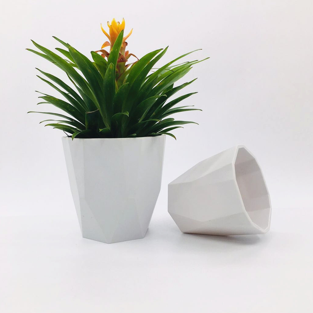 Factory direct sales of macaron-colored rhombic flowerpots, simple Nordic-style plastic imitation porcelain succulent plant flowerpots detail image 4