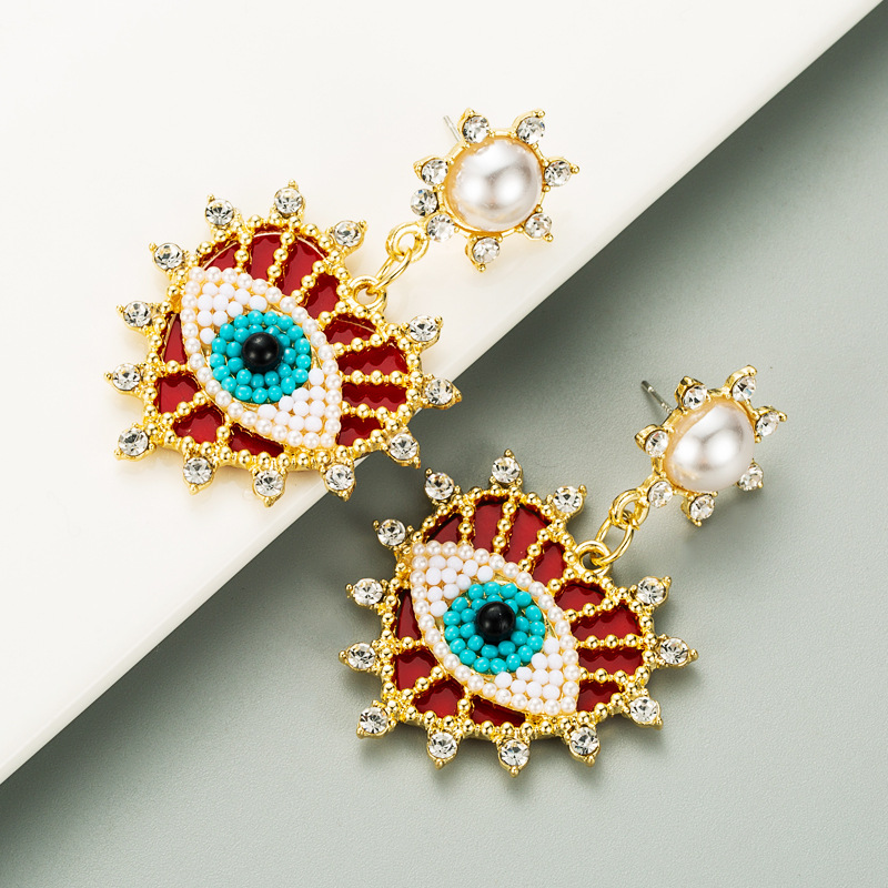 Boucles D&#39;oreilles En Forme De Cœur De Perles De Diamants Exquis Yeux Du Diable display picture 7