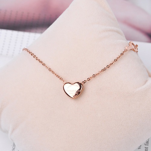 Rose gold necklace, women's trendy light luxury clavicle chain, internet celebrity necklace, simple titanium steel love pendant, niche jewelry style