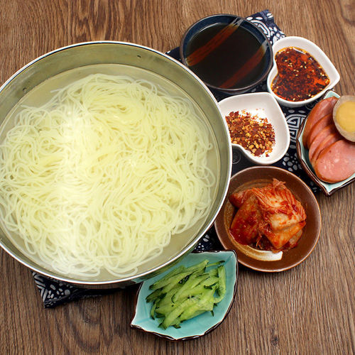 Northeast Chinese Grandmother Cold Noodles Korean Style Cold Noodles Family Size Vacuum Bag Packaging Manufacturer Wholesale Three-Component Set