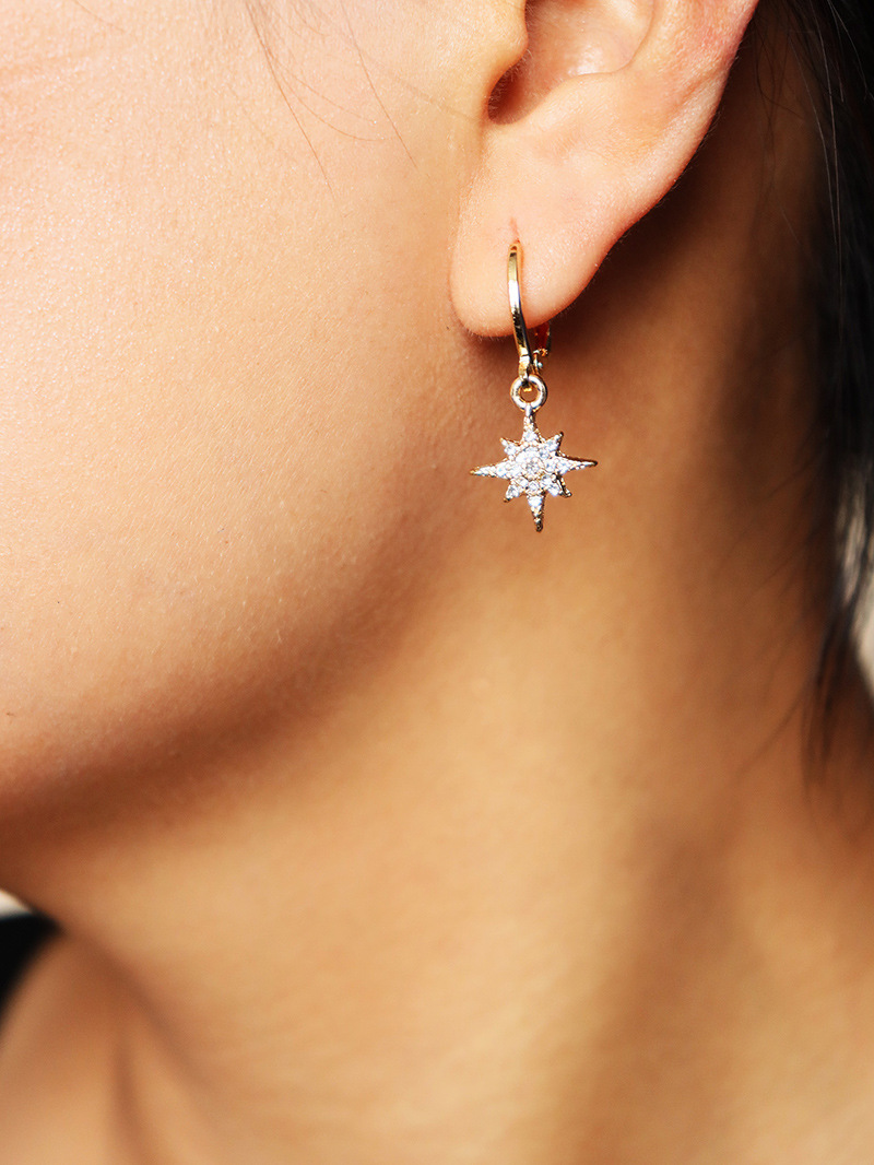 Popular New Eight-pointed Star Diamond Earrings Wholesale display picture 5