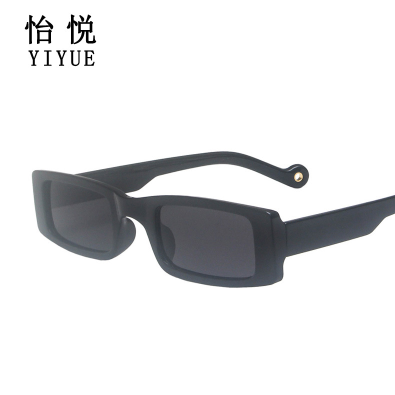 New European and American small square sunglasses fashion trendy women's olive green sunglasses Internet celebrity street shot sun-proof glasses New European and American small square sunglasses fashion trendy women's olive green sunglasses Internet celebrity street shot sun-proof glasses