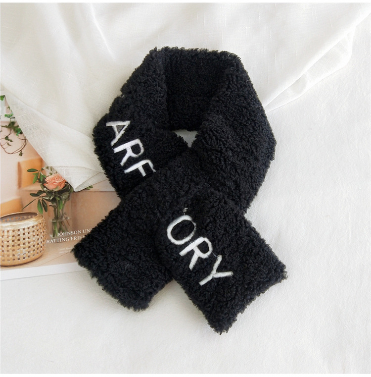 English Embroidery Plush Collar  Korean New Warm Fashion All-match Cross Scarf display picture 5